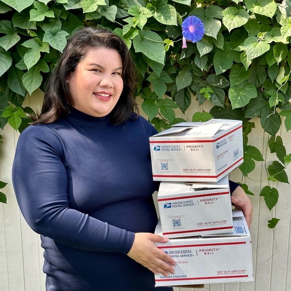 Meet your Posher, Michelle - Picture 2 of 5